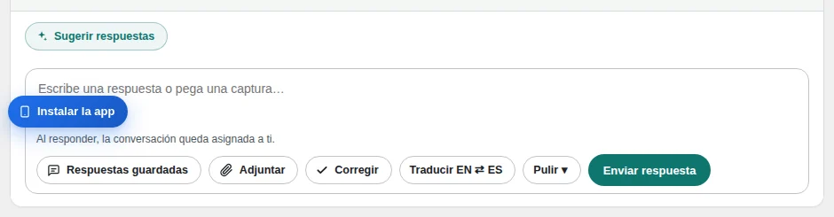 La caja de respuesta con respuestas guardadas, archivos y las ayudas de IA.